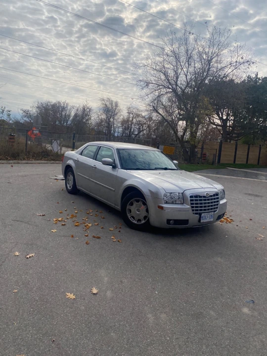 2006 Chrysler 300 (2005-2023) - Image 13 of 24
