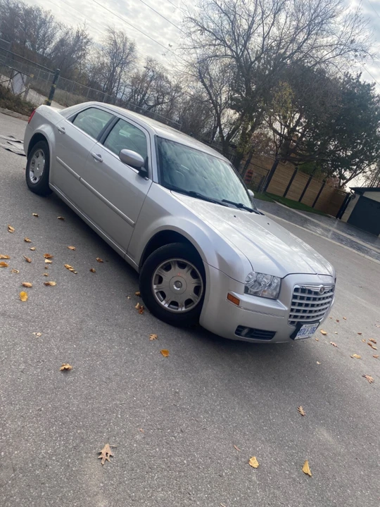 2006 Chrysler 300 (2005-2023) - Image 10 of 24