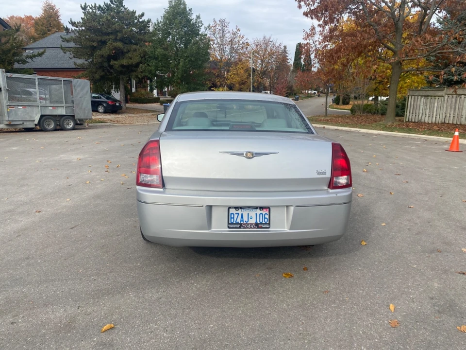 2006 Chrysler 300 (2005-2023) - Image 4 of 24
