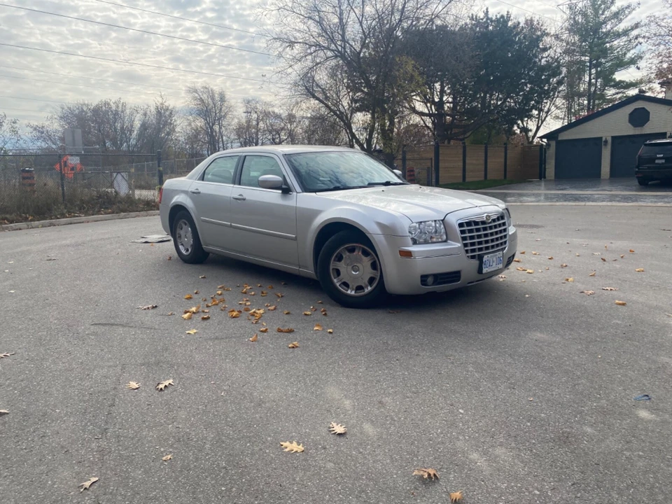2006 Chrysler 300 (2005-2023) - Image 2 of 24