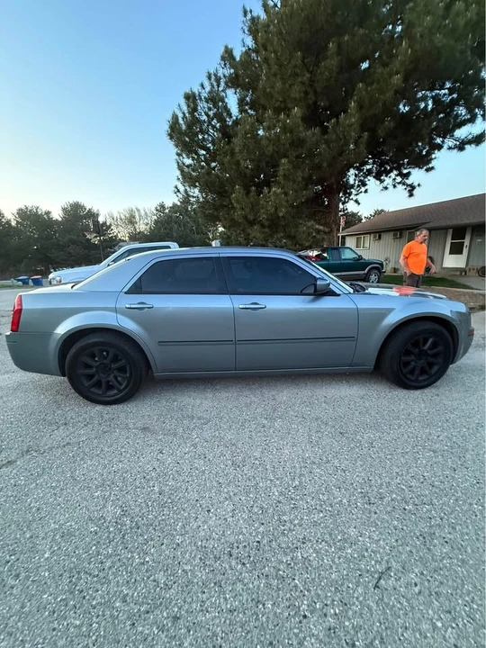 2006 Chrysler 300 (2005-2023) - Image 2 of 5