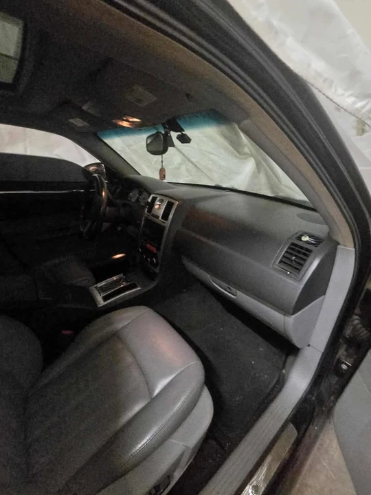 2006 Chrysler 300 (2005-2023) - Image 4 of 6