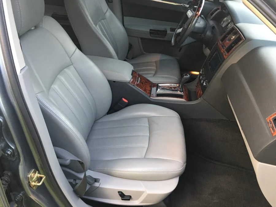 2006 Chrysler 300 (2005-2023) - Image 6 of 12