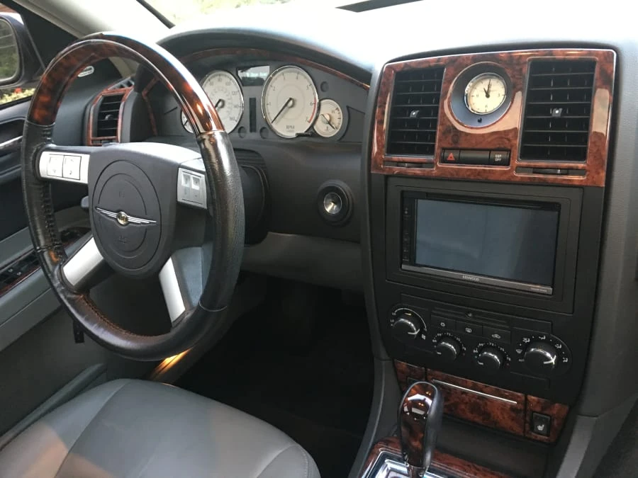 2006 Chrysler 300 (2005-2023) - Image 3 of 12