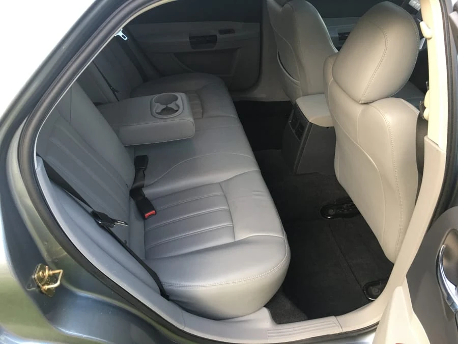 2006 Chrysler 300 (2005-2023) - Image 7 of 12