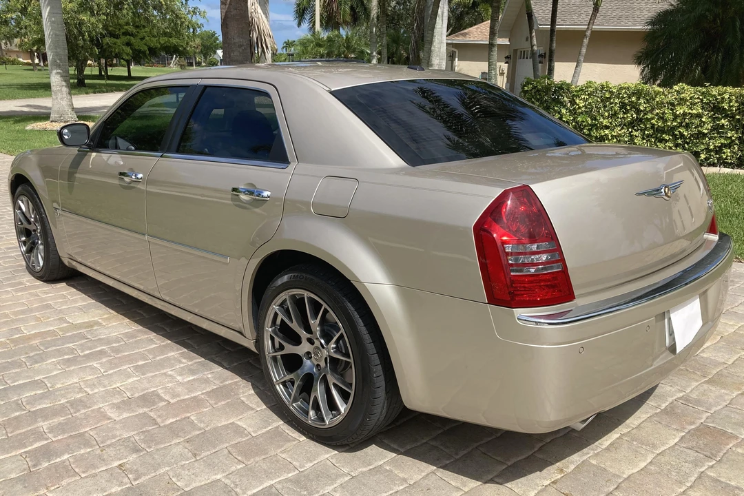 2006 Chrysler 300 (2005-2023) - Image 4 of 30