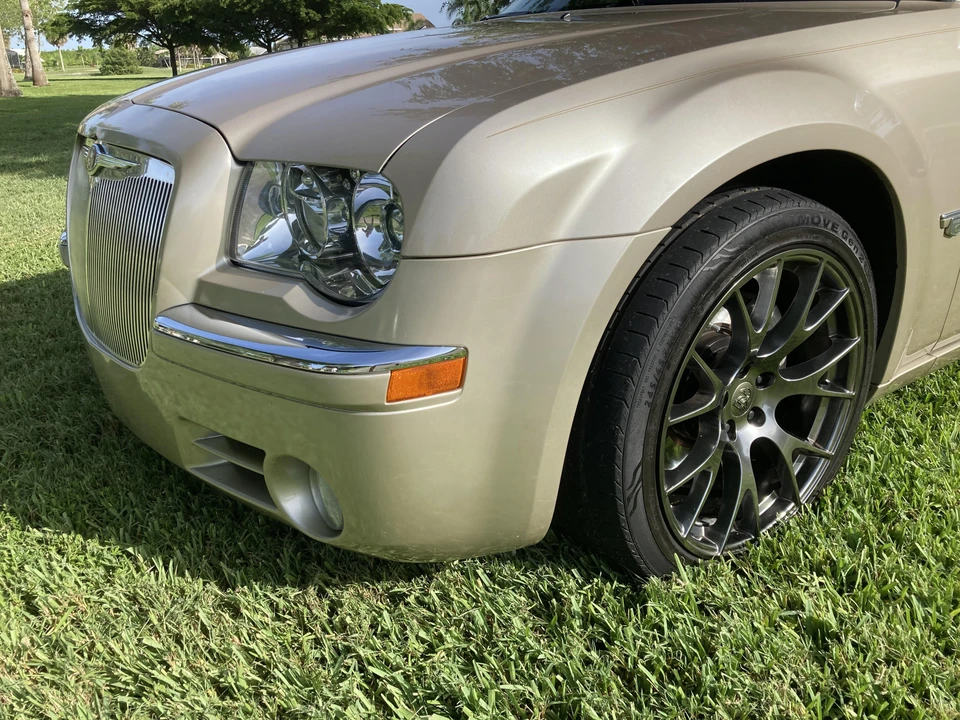 2006 Chrysler 300 (2005-2023) - Image 16 of 30