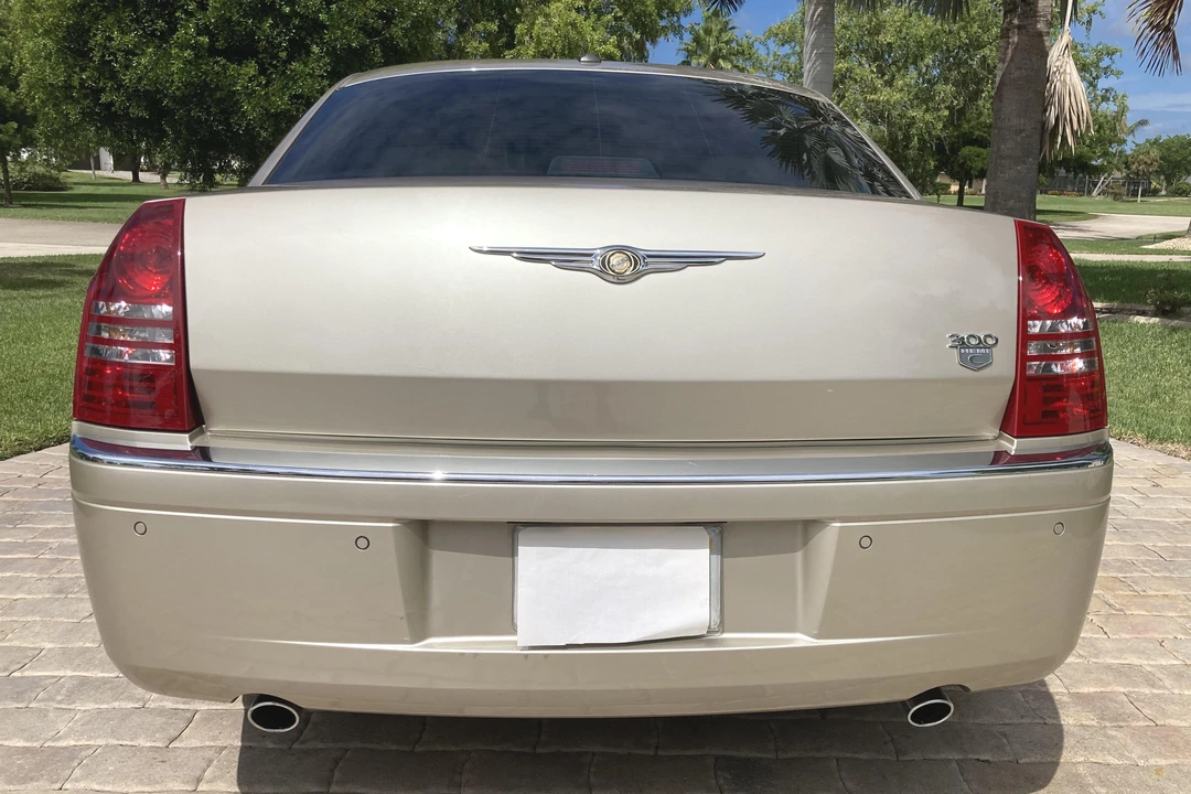 2006 Chrysler 300 (2005-2023) - Image 5 of 30