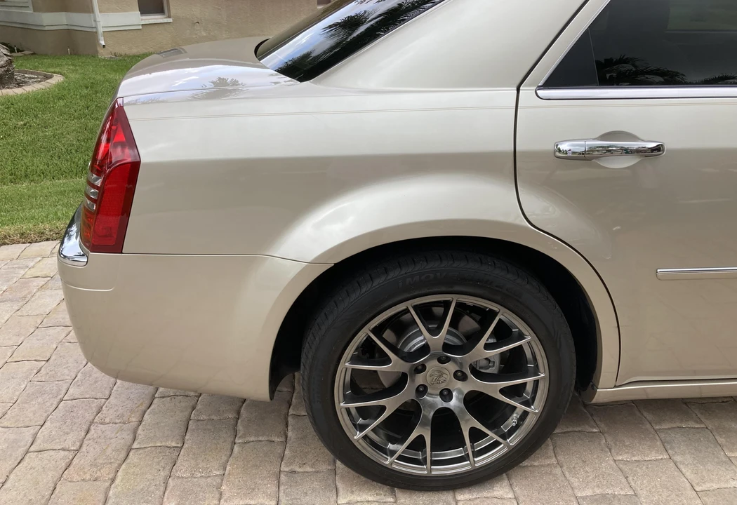 2006 Chrysler 300 (2005-2023) - Image 24 of 30