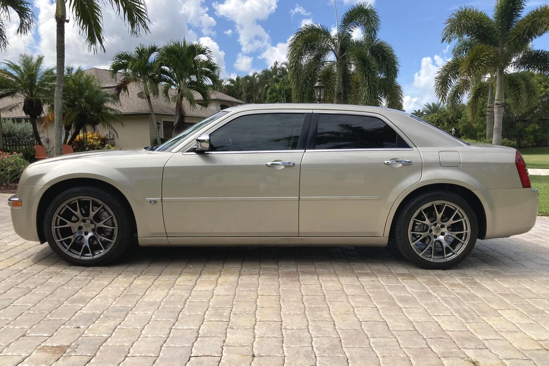 2006 Chrysler 300 (2005-2023) - Image 8 of 30
