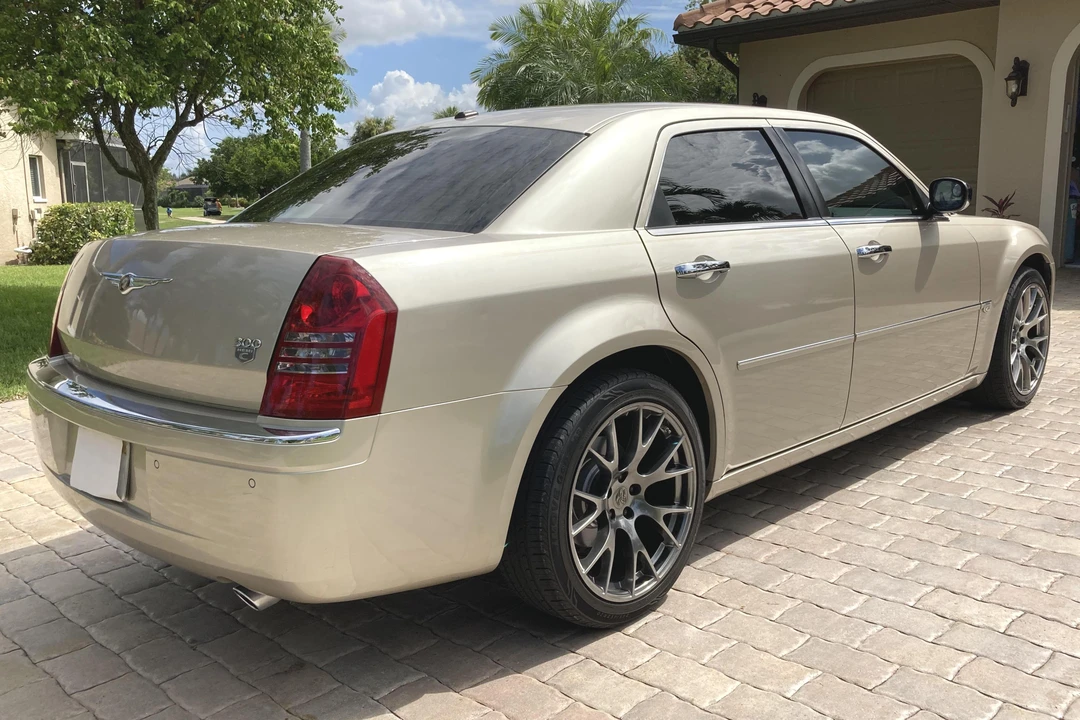 2006 Chrysler 300 (2005-2023) - Image 10 of 30