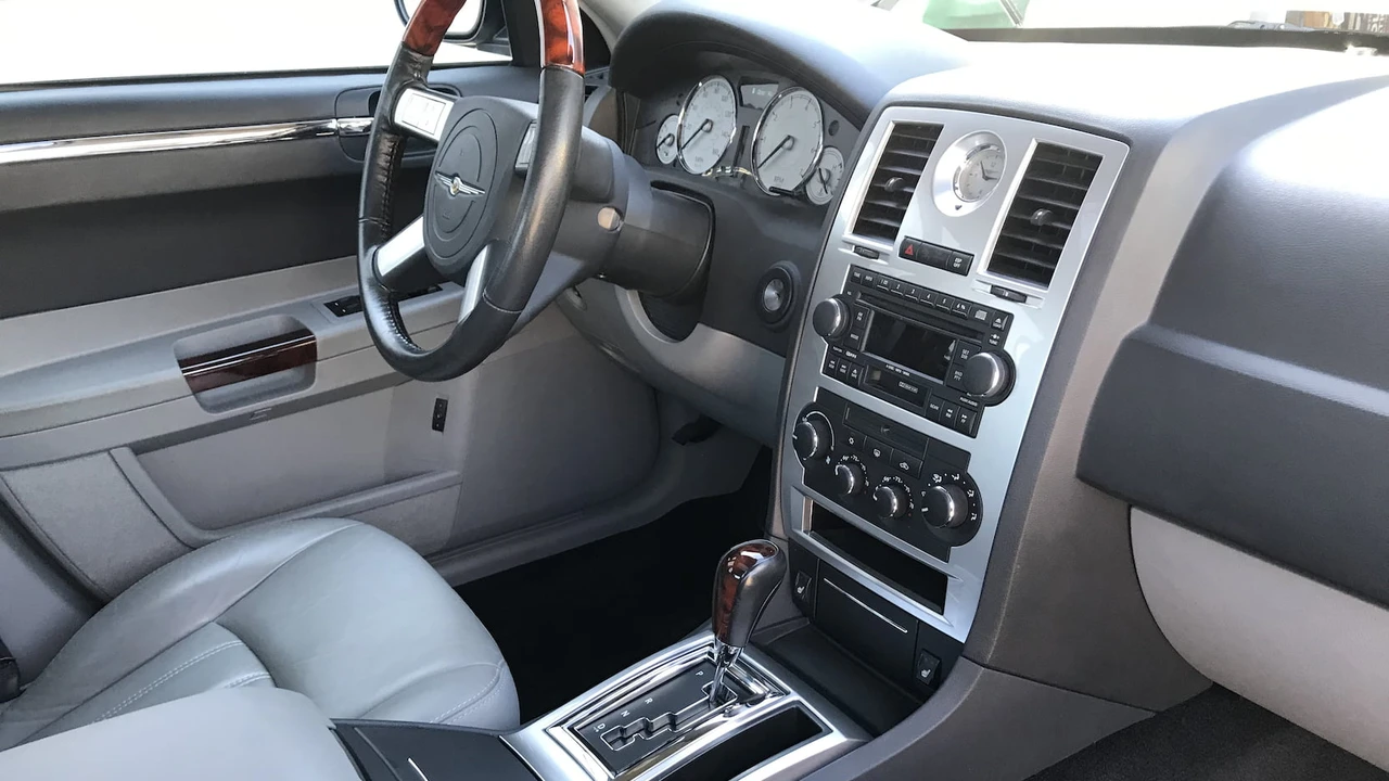 2006 Chrysler 300 (2005-2023) - Image 6 of 18