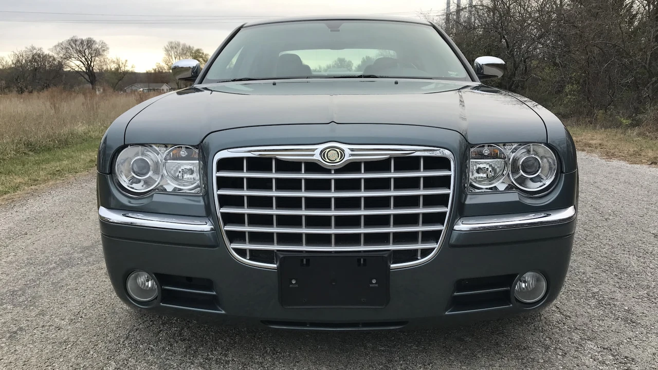 2006 Chrysler 300 (2005-2023) - Image 16 of 18