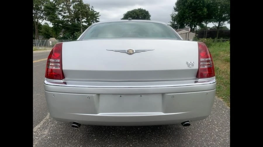 2006 Chrysler 300 (2005-2023) - Image 9 of 12