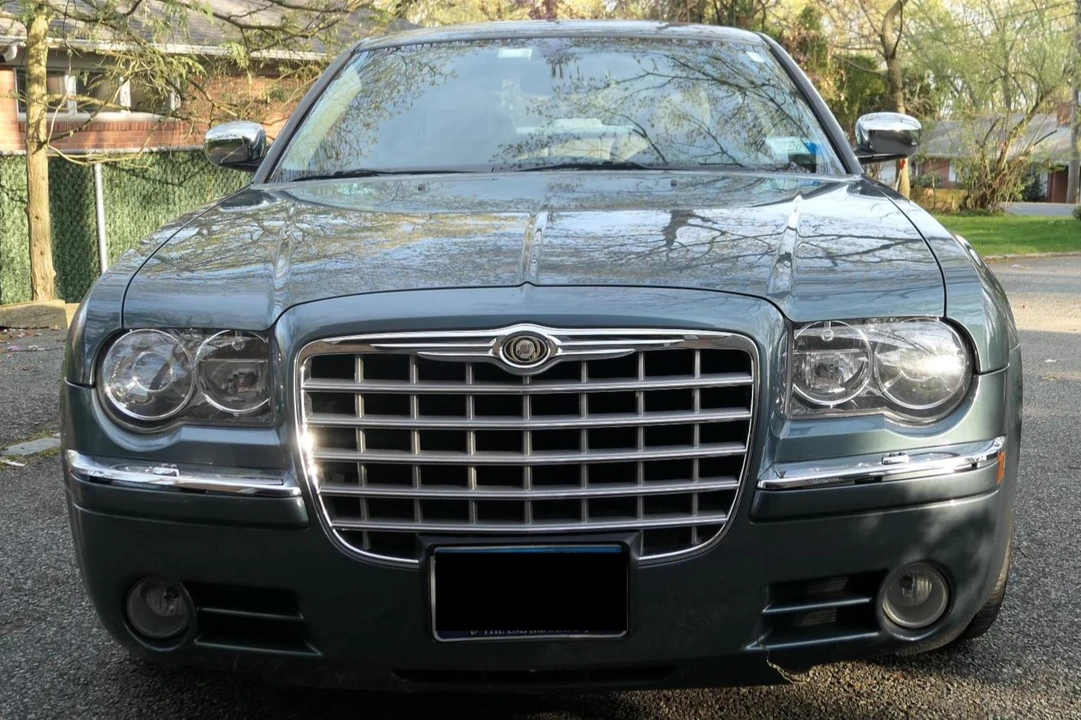 2006 Chrysler 300 (2005-2023) - Image 2 of 5