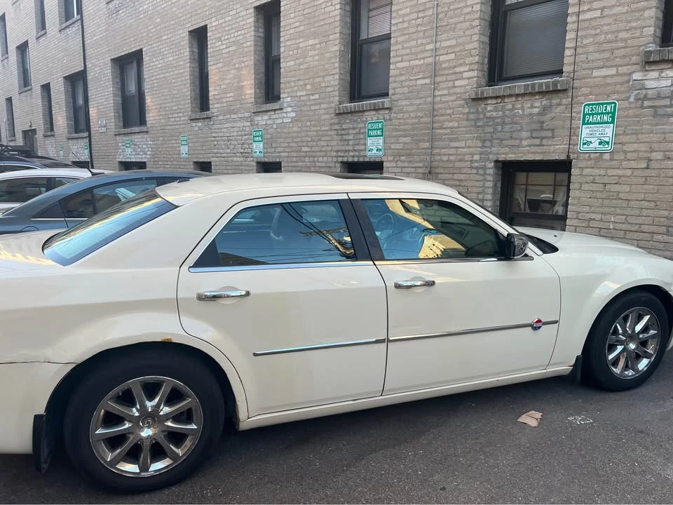 2006 Chrysler 300 (2005-2023) - Image 3 of 9