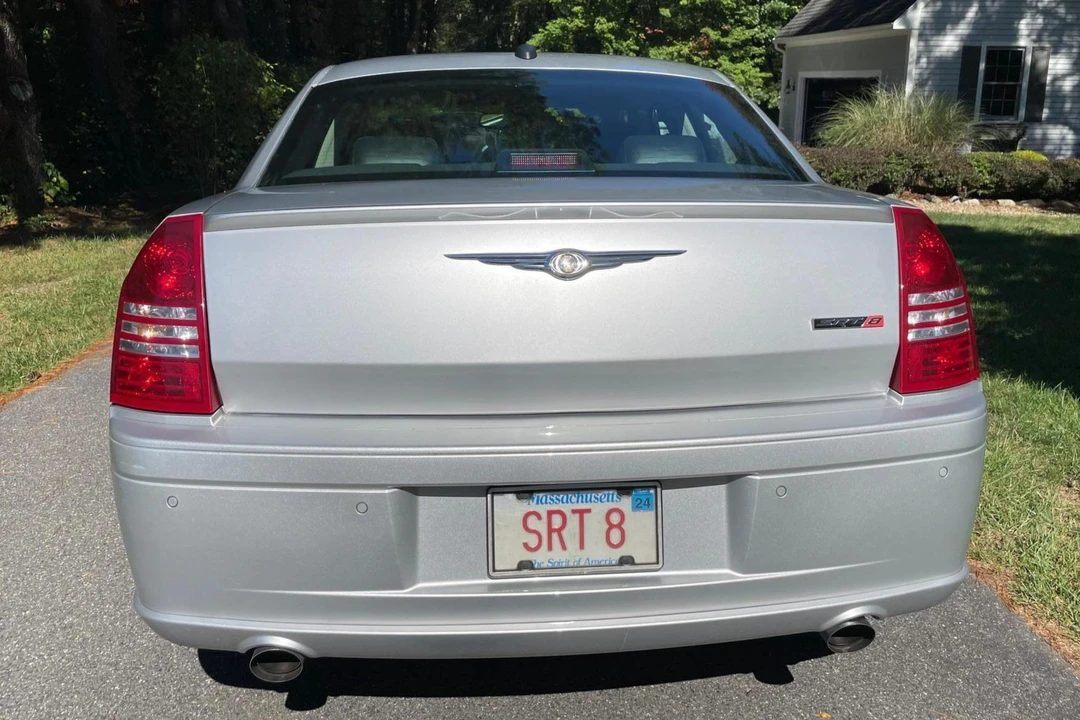 2006 Chrysler 300 (2005-2023) - Image 10 of 31