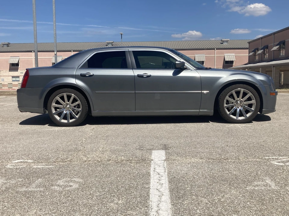 2006 Chrysler 300 (2005-2023) - Image 13 of 31