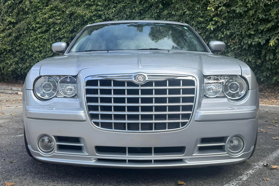 2006 Chrysler 300 (2005-2023) - Image 2 of 31