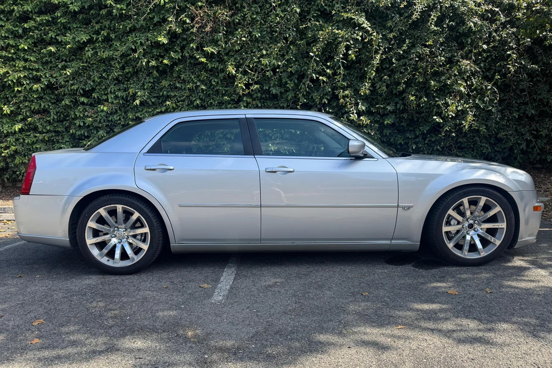 2006 Chrysler 300 (2005-2023) - Image 3 of 31