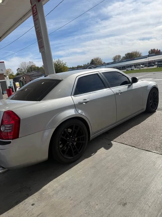 2006 Chrysler 300 (2005-2023) - Image 3 of 5