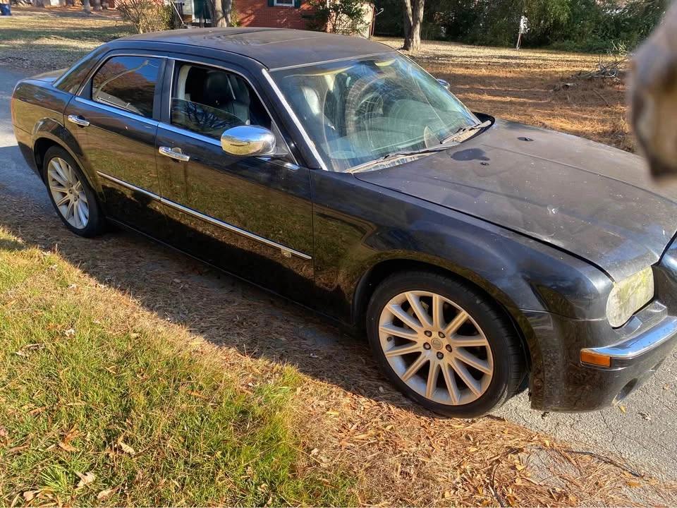 2006 Chrysler 300 (2005-2023) - Image 2 of 6