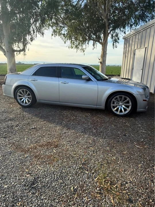 2006 Chrysler 300 (2005-2023) - Image 2 of 10