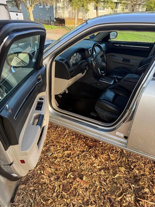 2006 Chrysler 300 (2005-2023) - Image 6 of 10