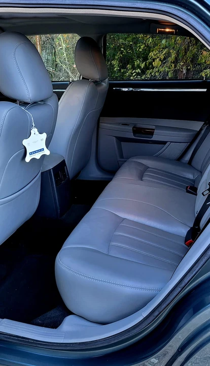 2006 Chrysler 300 (2005-2023) - Image 13 of 22