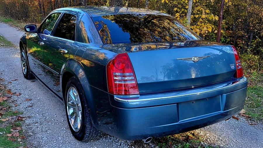 2006 Chrysler 300 (2005-2023) - Image 7 of 22