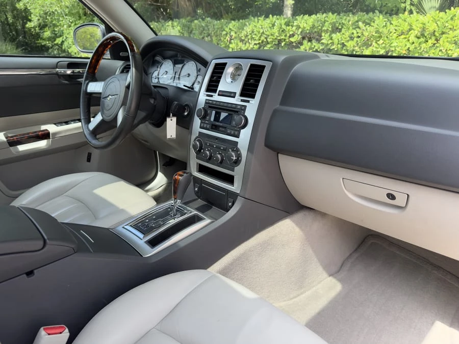 2006 Chrysler 300 (2005-2023) - Image 23 of 29