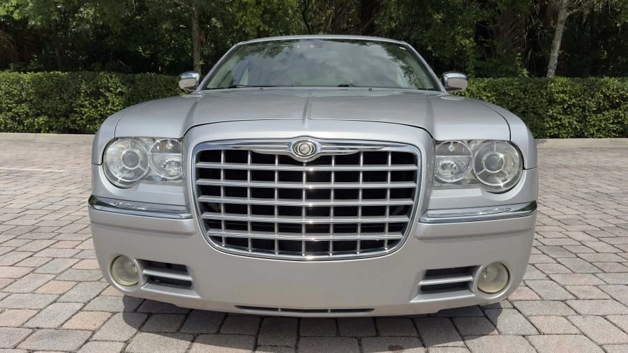 2006 Chrysler 300 (2005-2023) - Image 3 of 29
