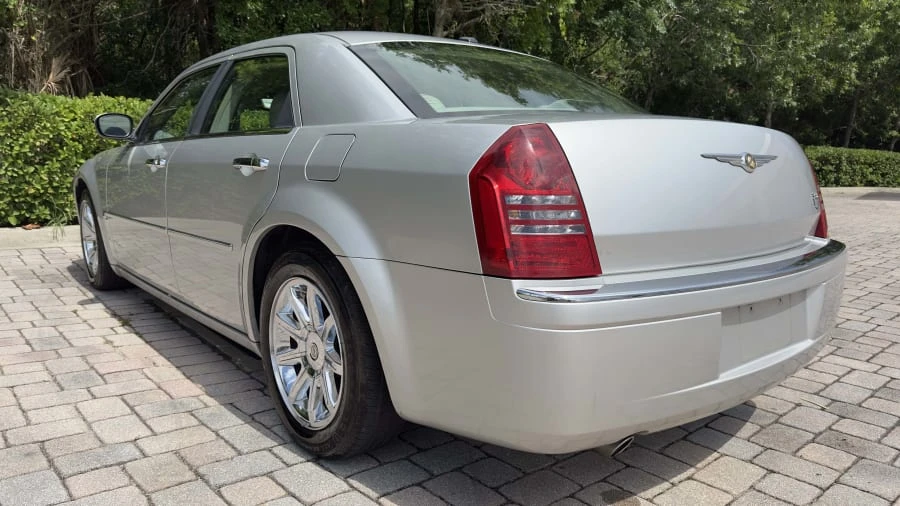 2006 Chrysler 300 (2005-2023) - Image 6 of 29