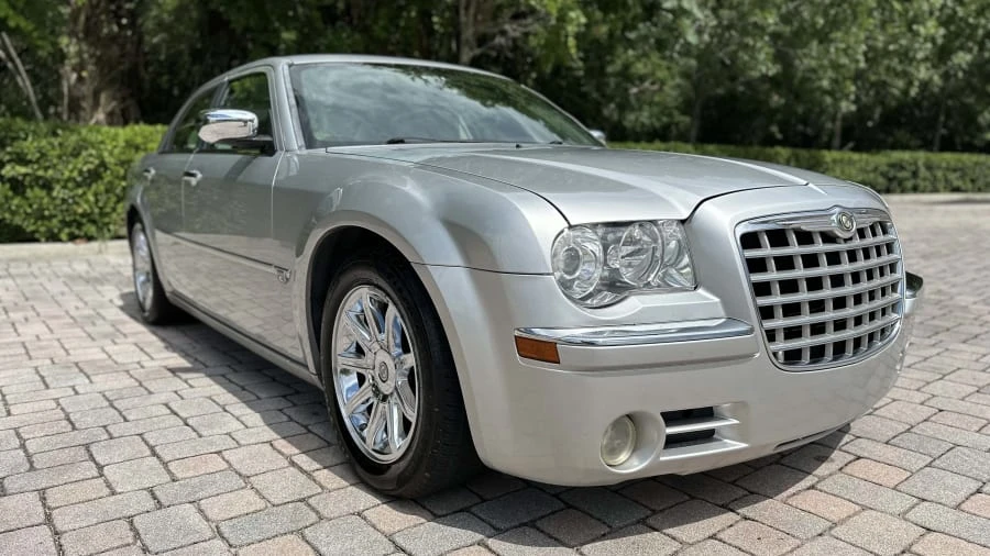 2006 Chrysler 300 (2005-2023) - Image 5 of 29