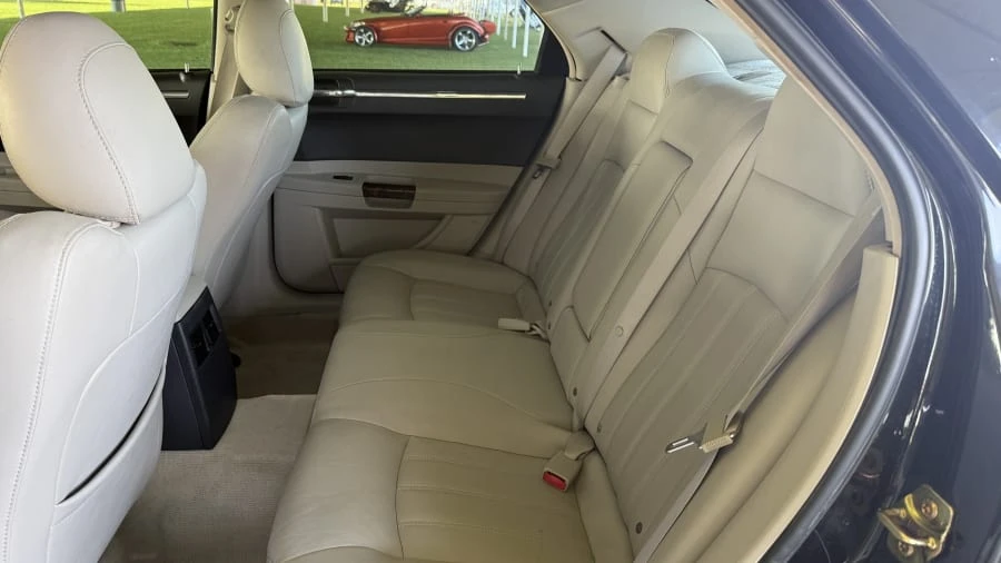 2006 Chrysler 300 (2005-2023) - Image 14 of 24