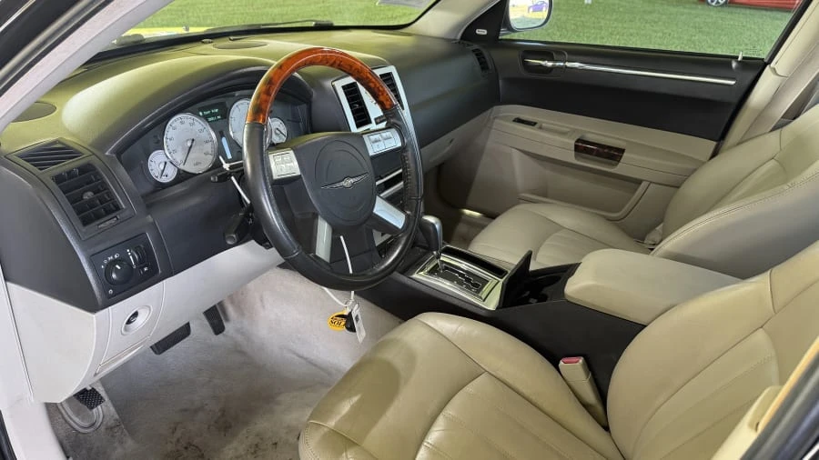 2006 Chrysler 300 (2005-2023) - Image 12 of 24