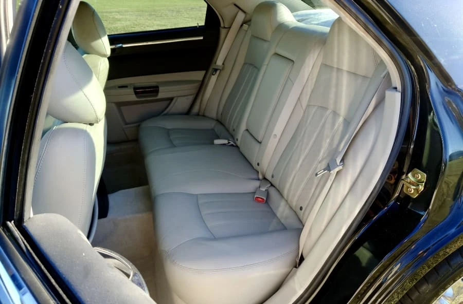 2006 Chrysler 300 (2005-2023) - Image 16 of 24