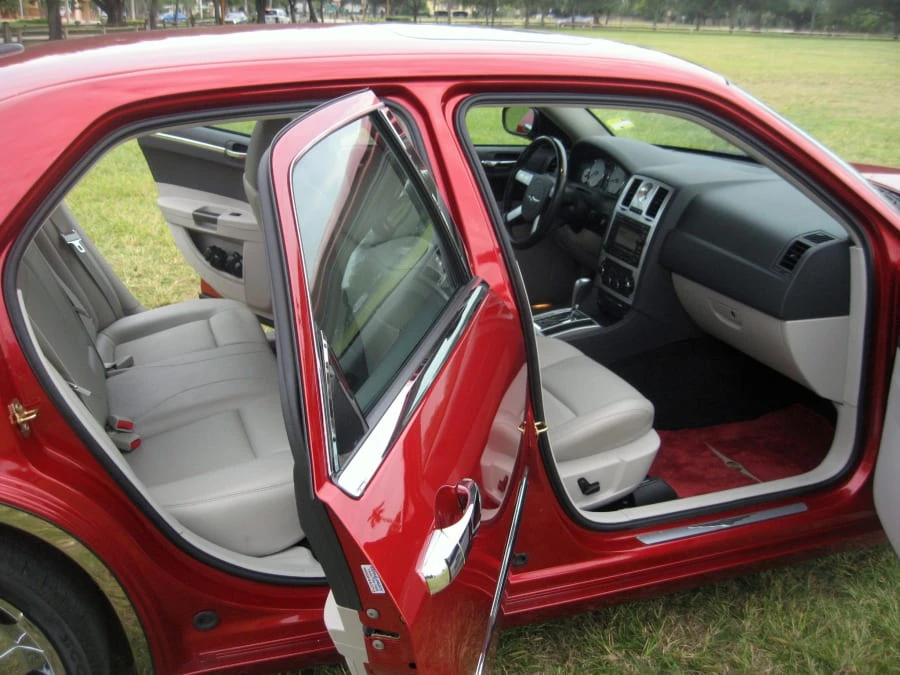 2006 Chrysler 300 (2005-2023) - Image 3 of 10