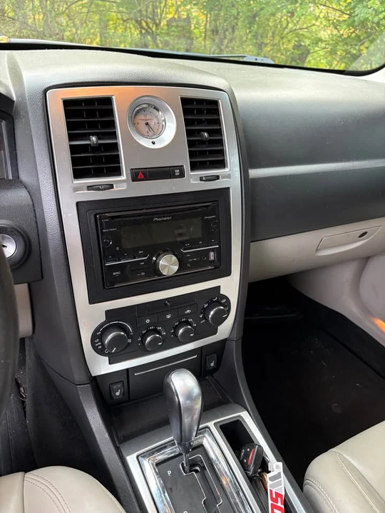 2006 Chrysler 300 (2005-2023) - Image 12 of 16