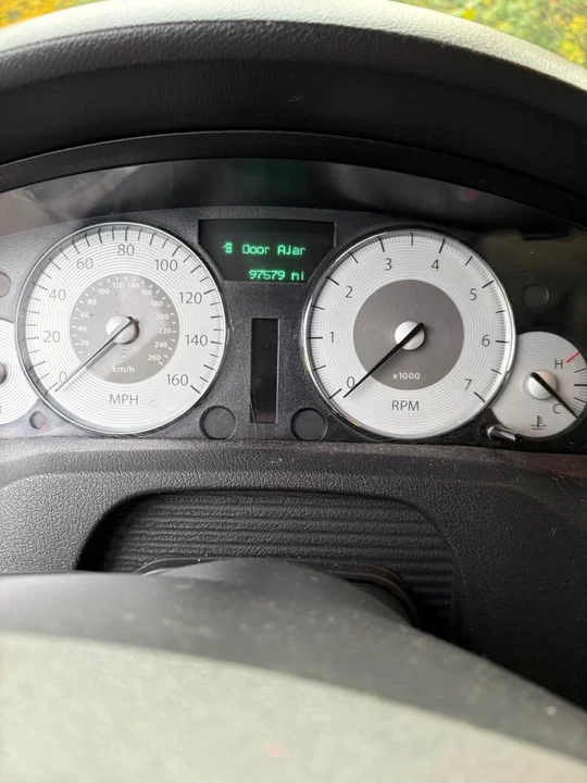2006 Chrysler 300 (2005-2023) - Image 7 of 16