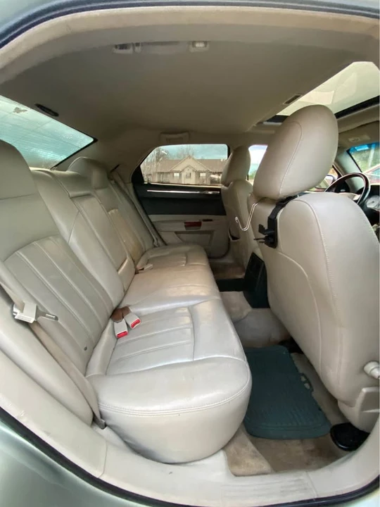 2006 Chrysler 300 (2005-2023) - Image 9 of 9