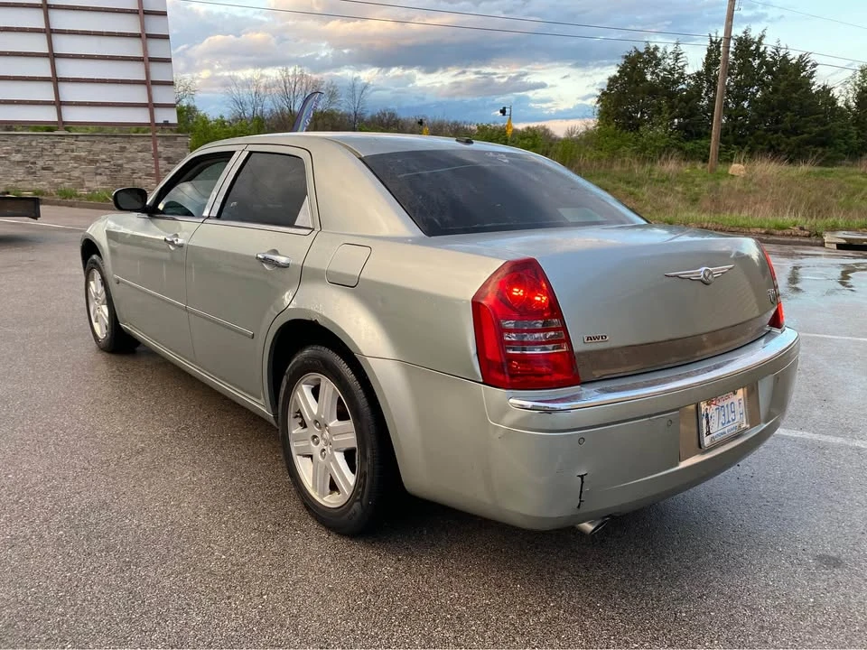 2006 Chrysler 300 (2005-2023) - Image 6 of 9