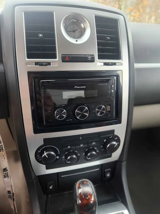 2006 Chrysler 300 (2005-2023) - Image 8 of 9
