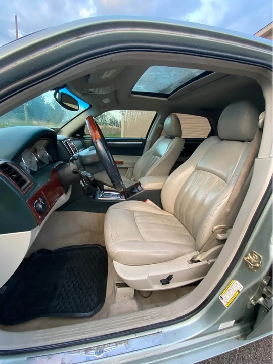 2006 Chrysler 300 (2005-2023) - Image 8 of 9