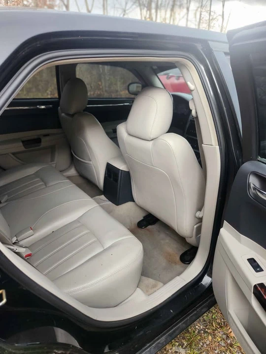 2006 Chrysler 300 (2005-2023) - Image 4 of 9