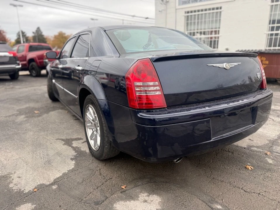 2006 Chrysler 300 (2005-2023) - Image 8 of 17