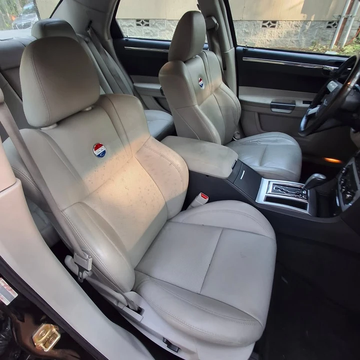 2006 Chrysler 300 (2005-2023) - Image 13 of 20