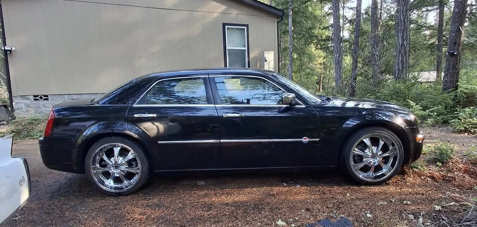 2006 Chrysler 300 (2005-2023) - Image 2 of 20