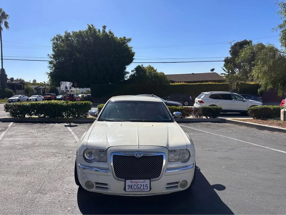 2006 Chrysler 300 (2005-2023) - Image 9 of 17
