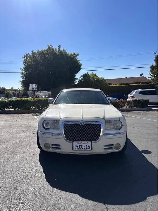 2006 Chrysler 300 (2005-2023) - Image 8 of 17